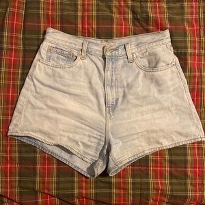 Women’s Levi Premium High Loose Cut-off Shorts